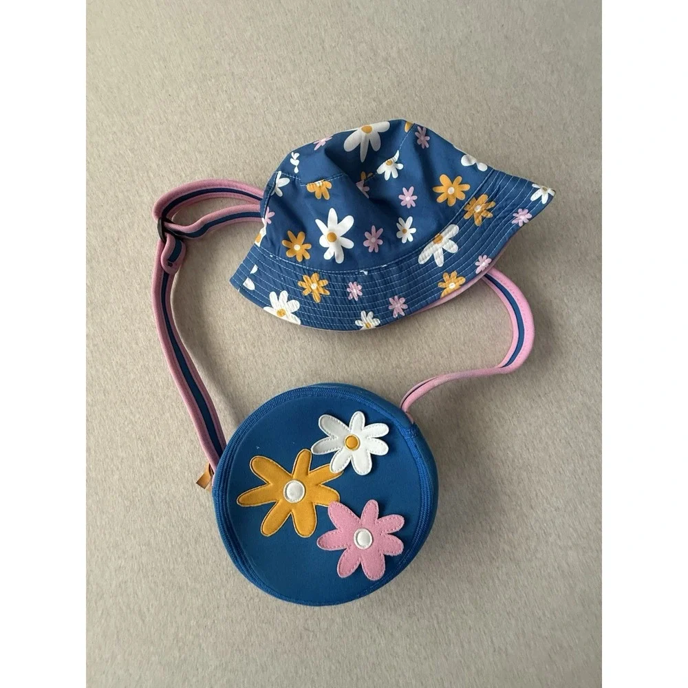 Girl Scout Daisies Cross Body Bag And Bucket Hat Bundle